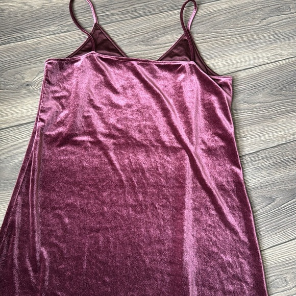 UNIQLO velvet camisole slip velour dress in burgundy size small - Picture 4 of 8